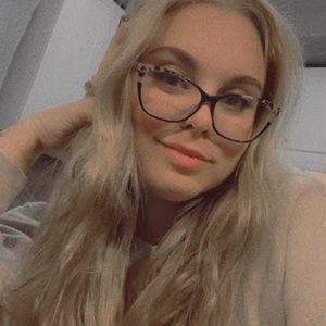 Meet your Posher, Holly